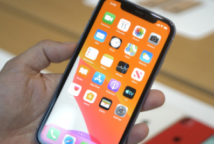 首先来看看以苹果相机为中心的iPhone11阵容