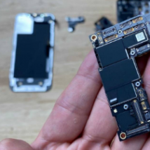 iPhone12ProMax拆解显示电池尺寸发生奇怪变化